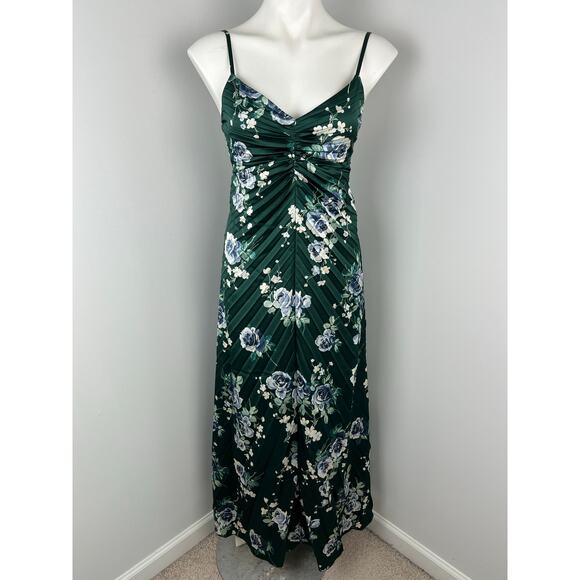 The A&F Giselle Sunburst Pleated Maxi Dress in Deep Green Floral Small - Picture 1 of 7